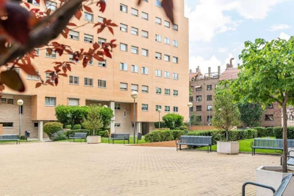 Apartamento Impresionante De 4 3 Banos Y 2 Plazas De Garaje
