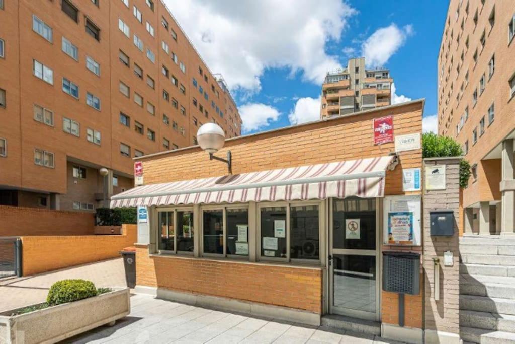 Apartamento Impresionante De 4 3 Banos Y 2 Plazas De Garaje Madrid
